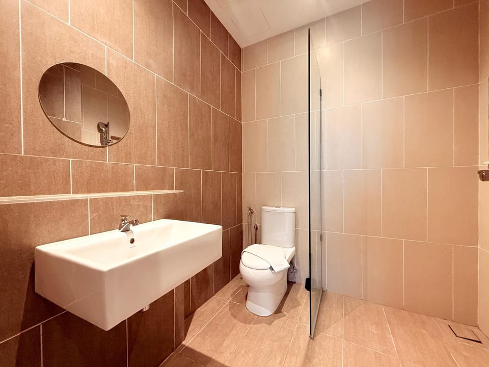 Iconic Regency Seaview Homestay with Rooftop Pool Apartment in Bayan Lepas