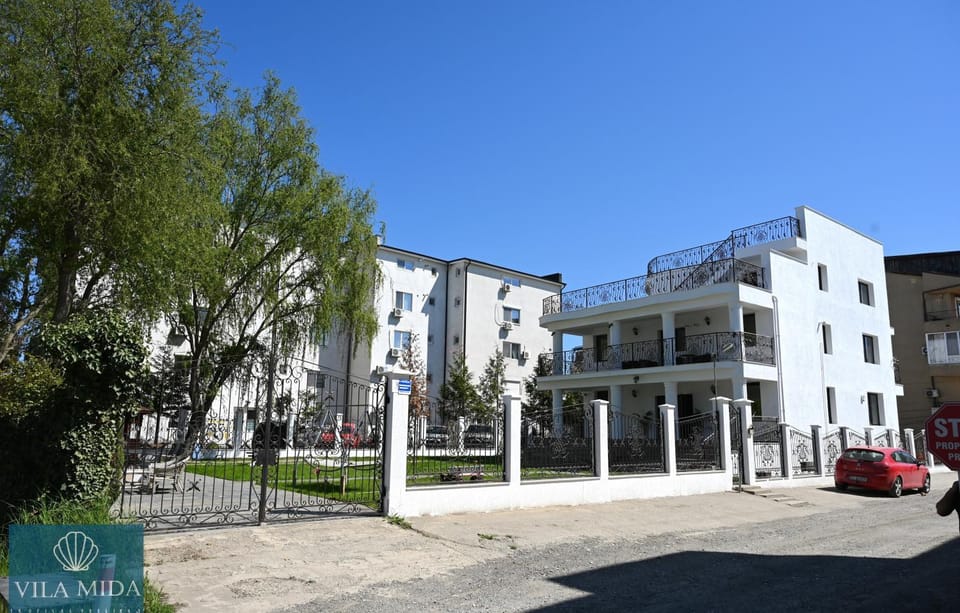Property building, Street view