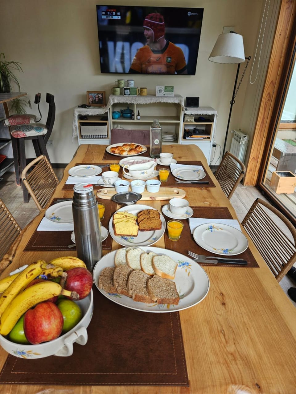 TV and multimedia, Food and drinks, Food, Breakfast, Continental breakfast, Lunch