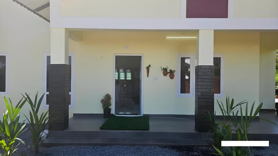 Facade/entrance, Day