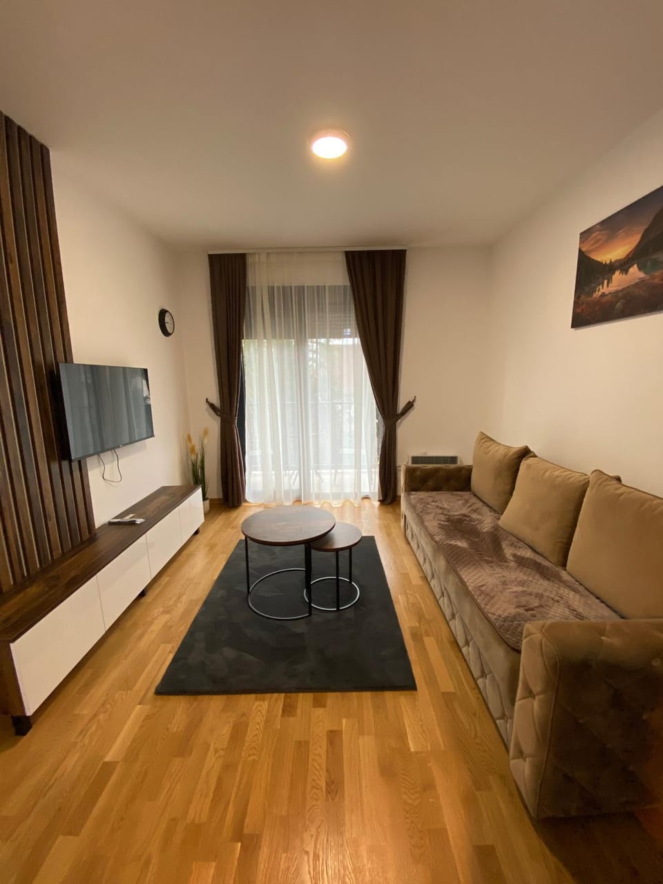 Communal lounge/ TV room, TV and multimedia, Living room, Seating area, Evening entertainment
