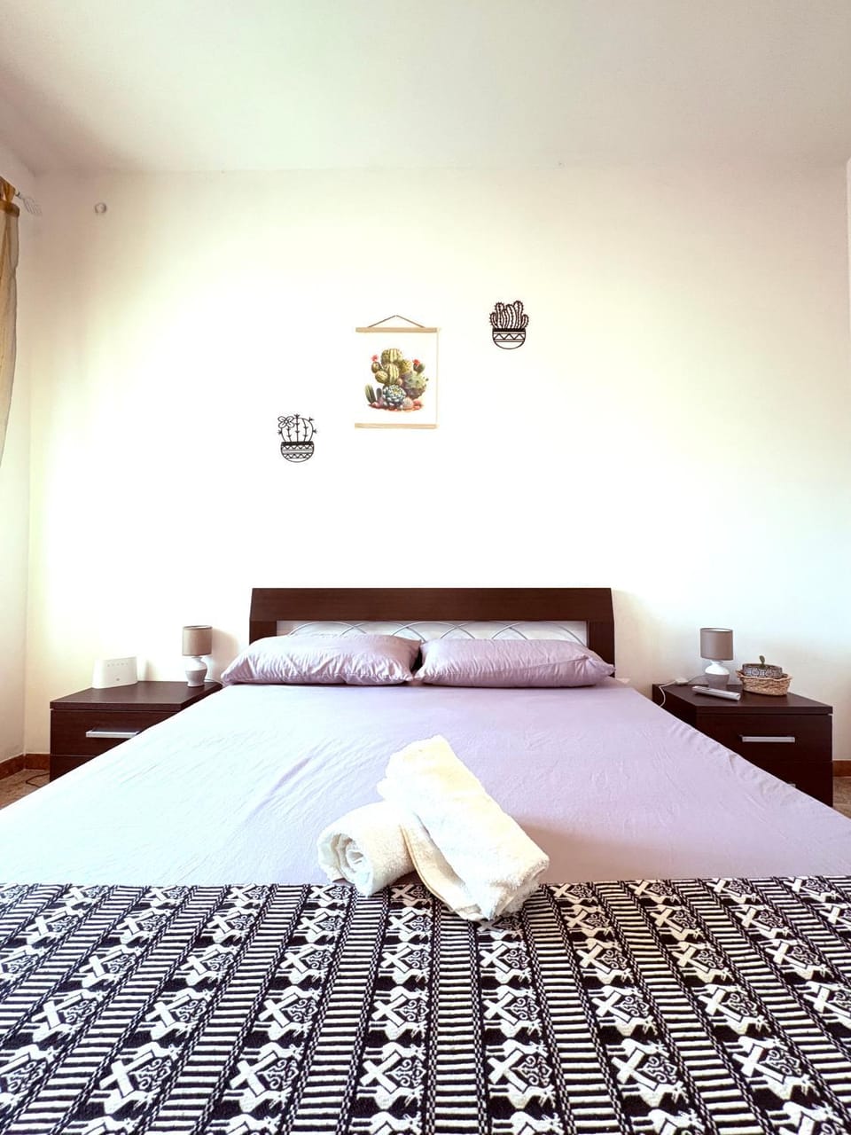 Bedroom, towels