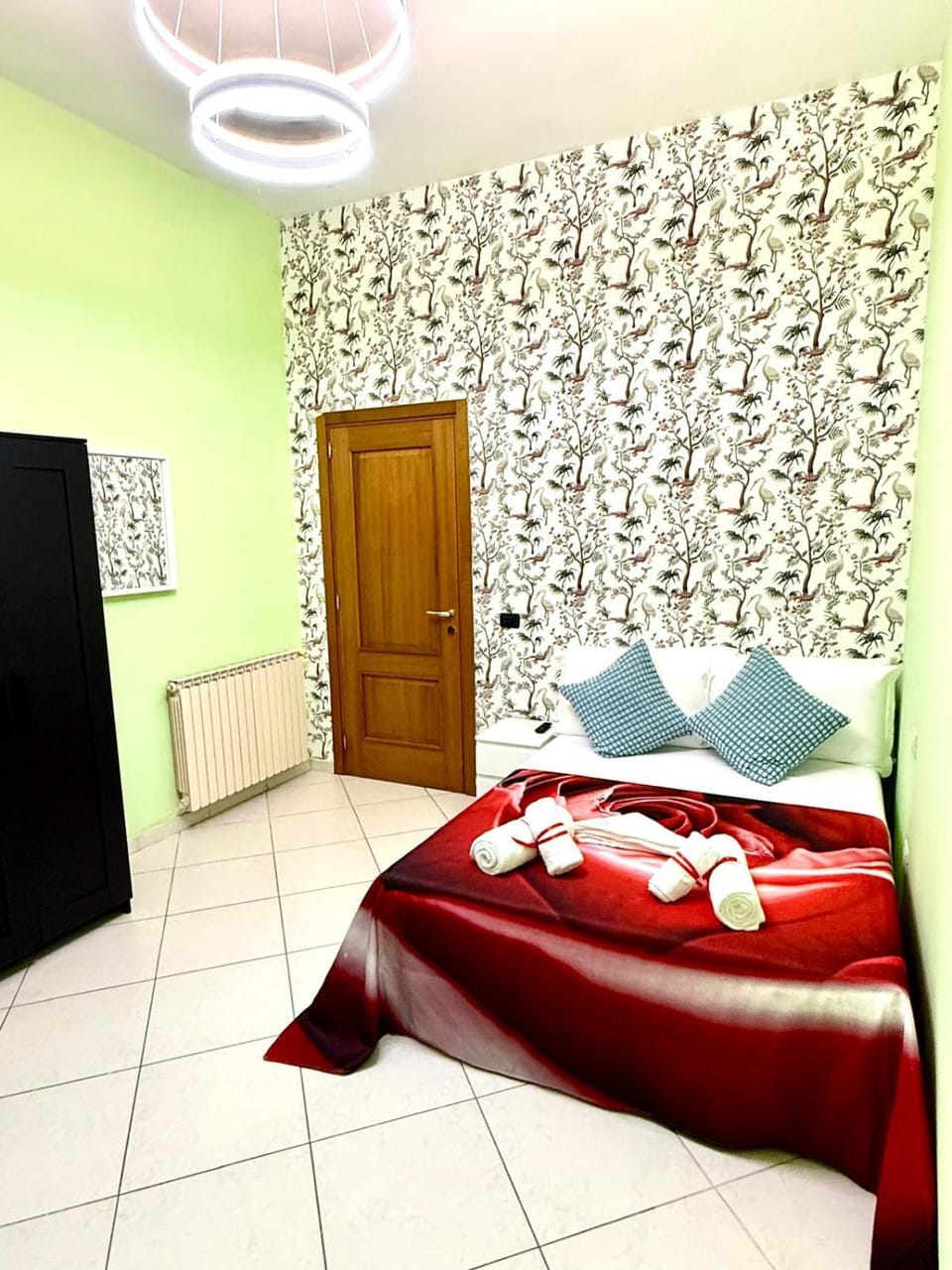 Colosseum Star Guest House Bed and Breakfast in Rome