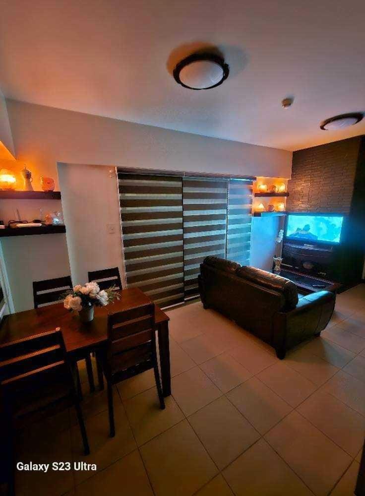 2BR FREE PARKING Calathea Place Apartment hotel in Las Pinas