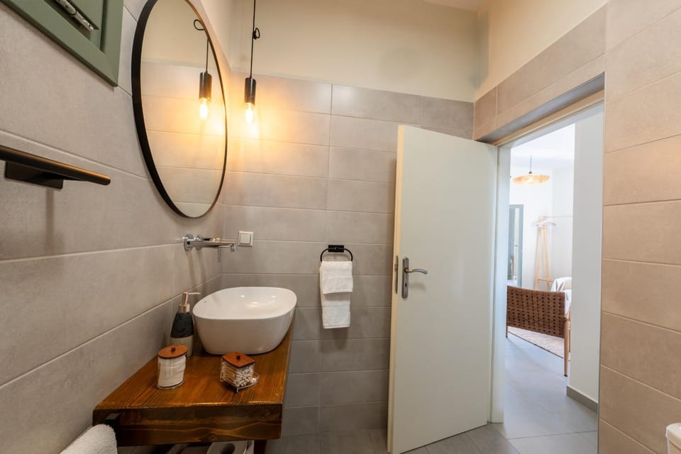 Bathroom, towels