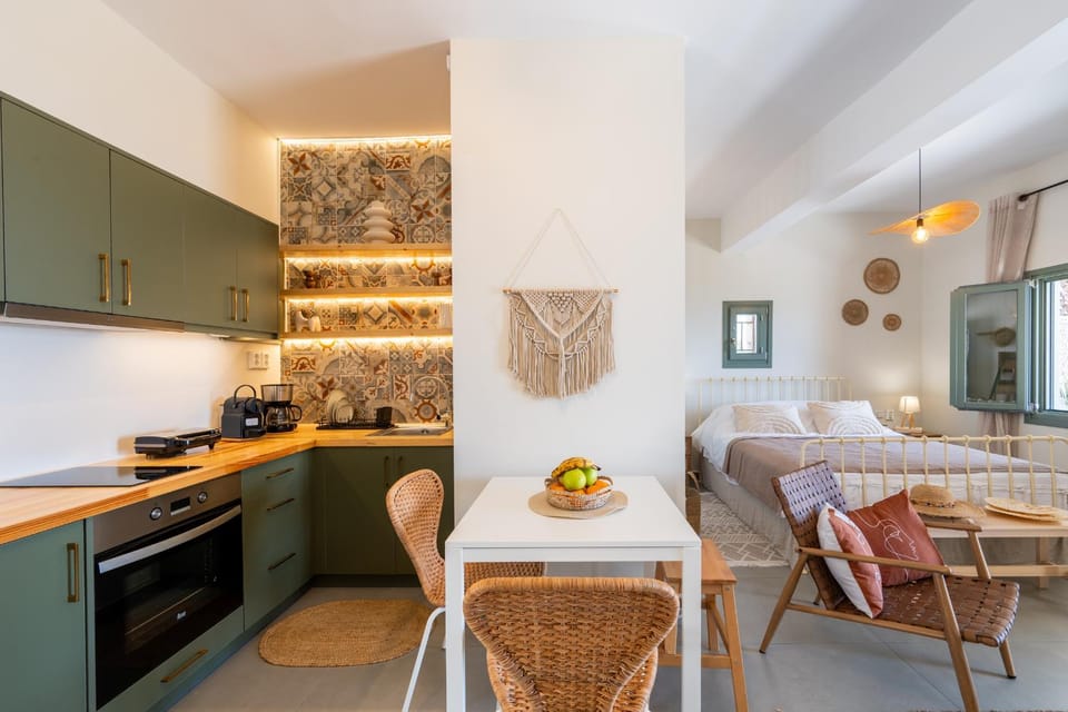 Bed, Coffee/tea facilities, Dining area, kitchen