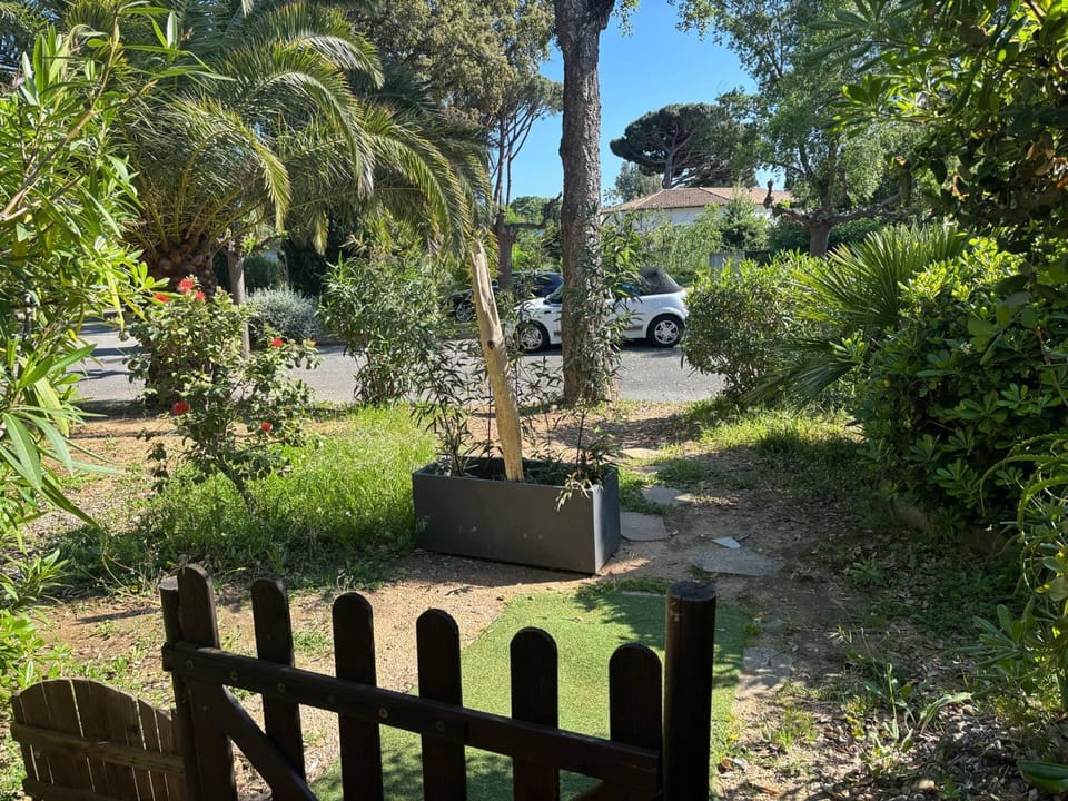 Rez-de-jardin proche plage Apartment in Cavalaire-sur-Mer
