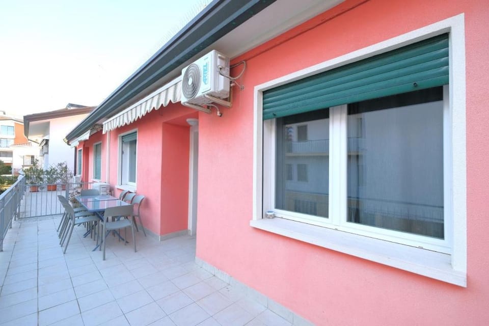 CASA ROSSA tre camere in centro Apartment in Lido di Jesolo