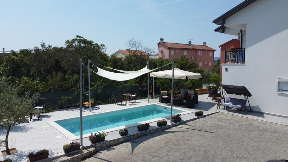 Patio, Pool view, Swimming pool