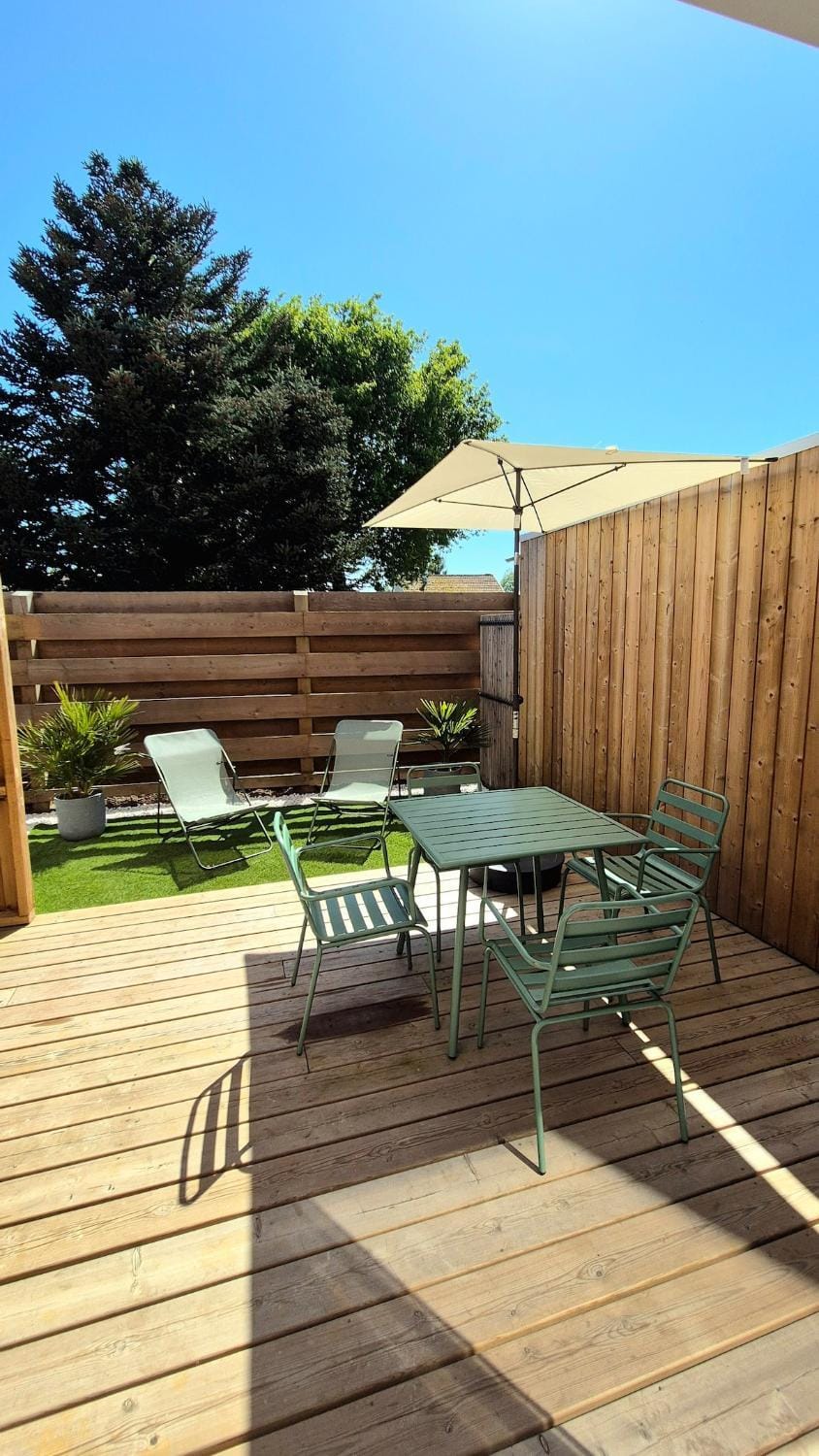 Patio, Garden, Balcony/Terrace, Dining area, sunbed