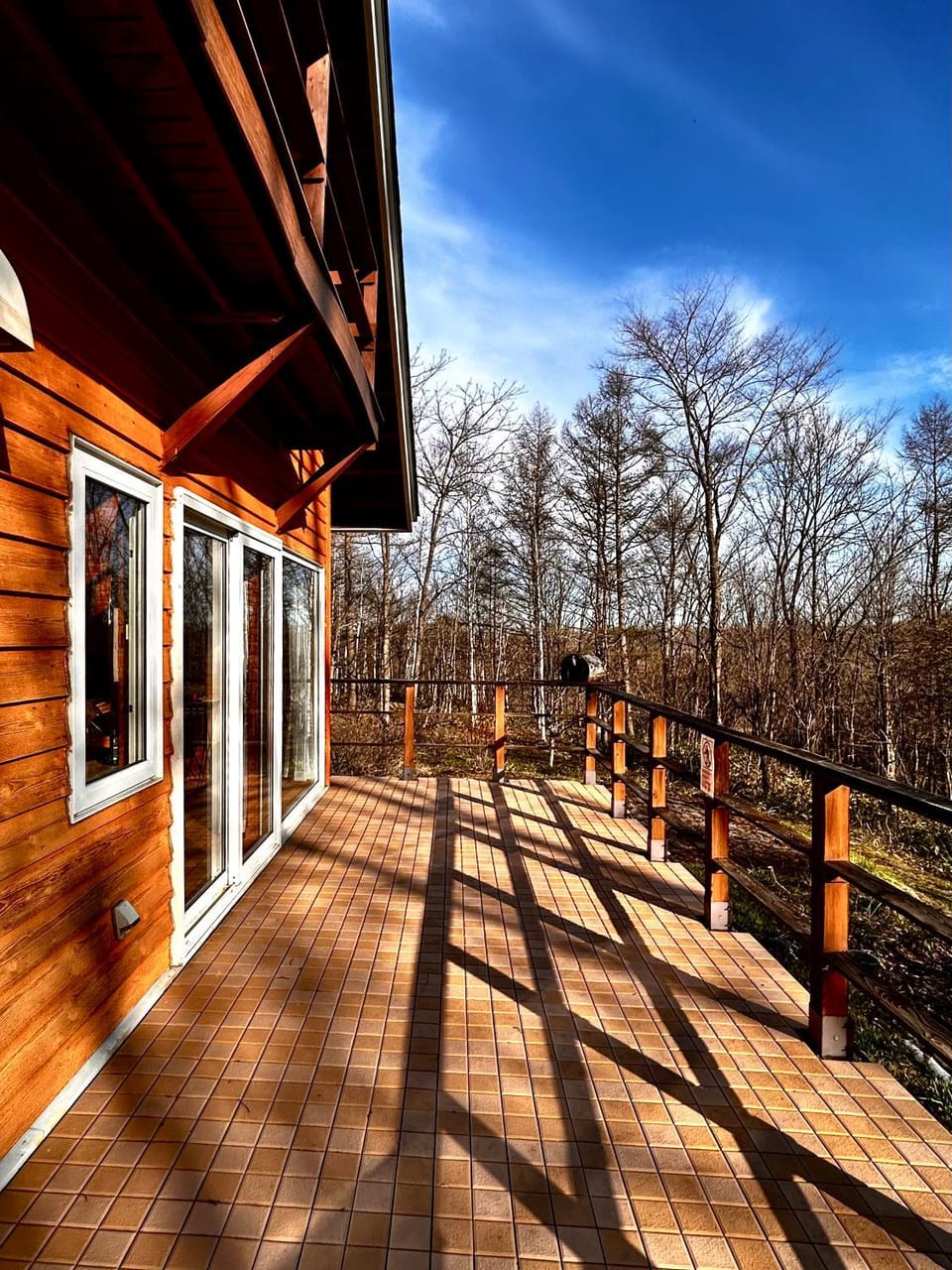 Property building, Natural landscape, Balcony/Terrace