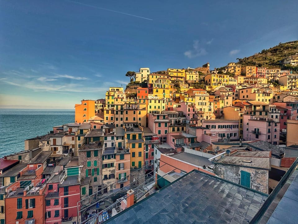 Nearby landmark, Day, Natural landscape, City view, Landmark view, Mountain view, Sea view