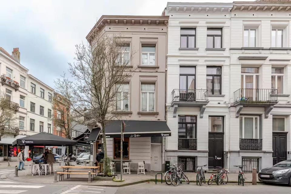 Elegant Stay in Châtelain Ixelles Apartment in Saint-Gilles