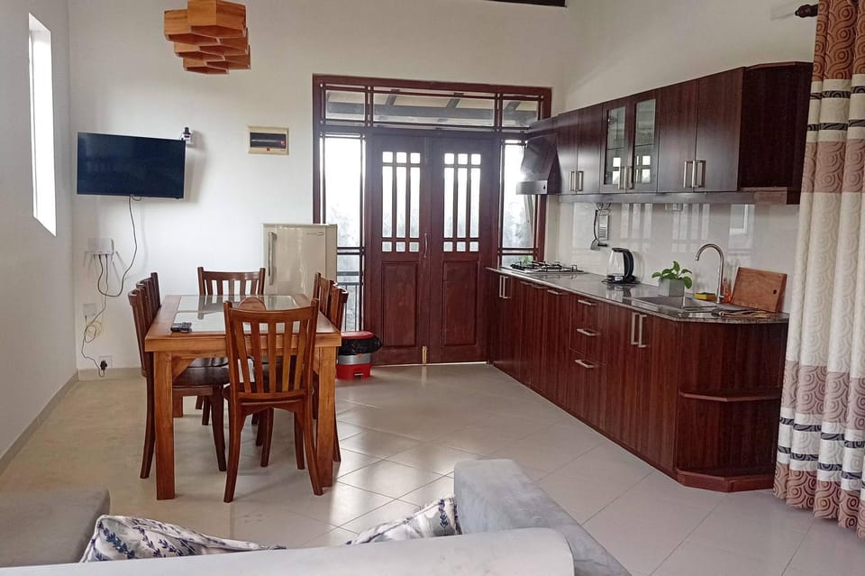 TV and multimedia, Kitchen or kitchenette, Dining area