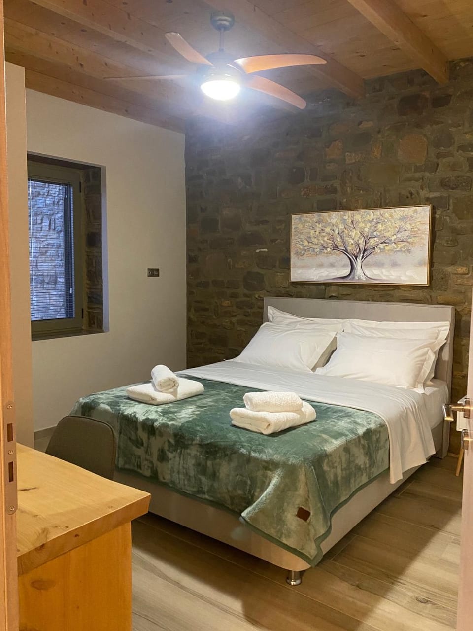 Bed, Photo of the whole room, Bedroom, towels