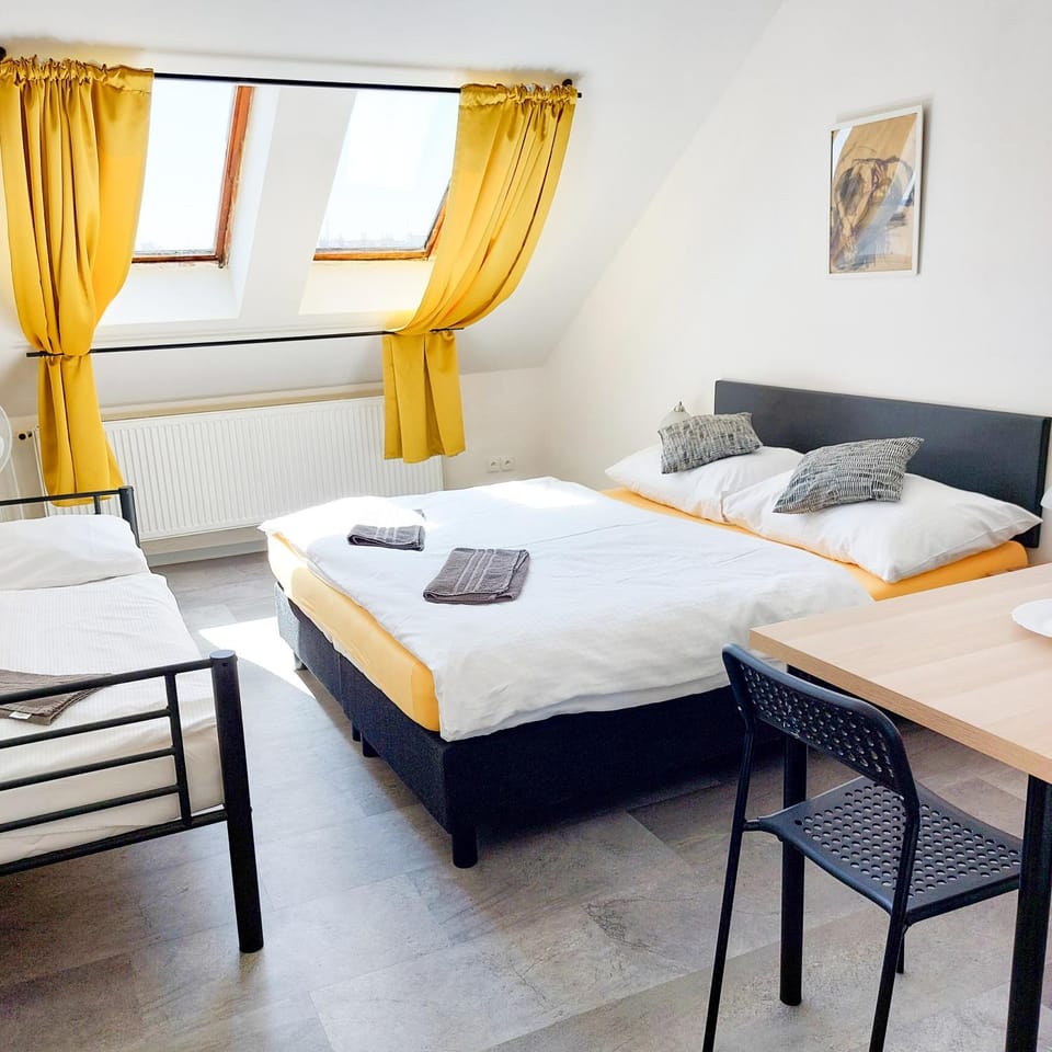Bed, Photo of the whole room, Bedroom, towels