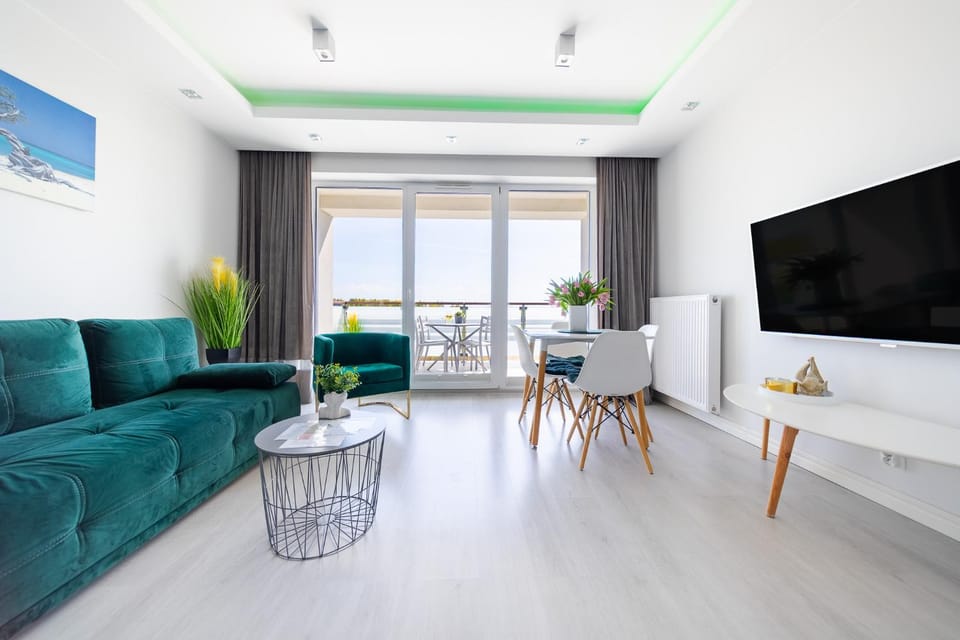 Communal lounge/ TV room, TV and multimedia, Living room, Seating area