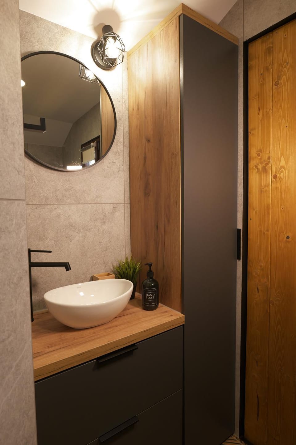 Bathroom, wardrobe
