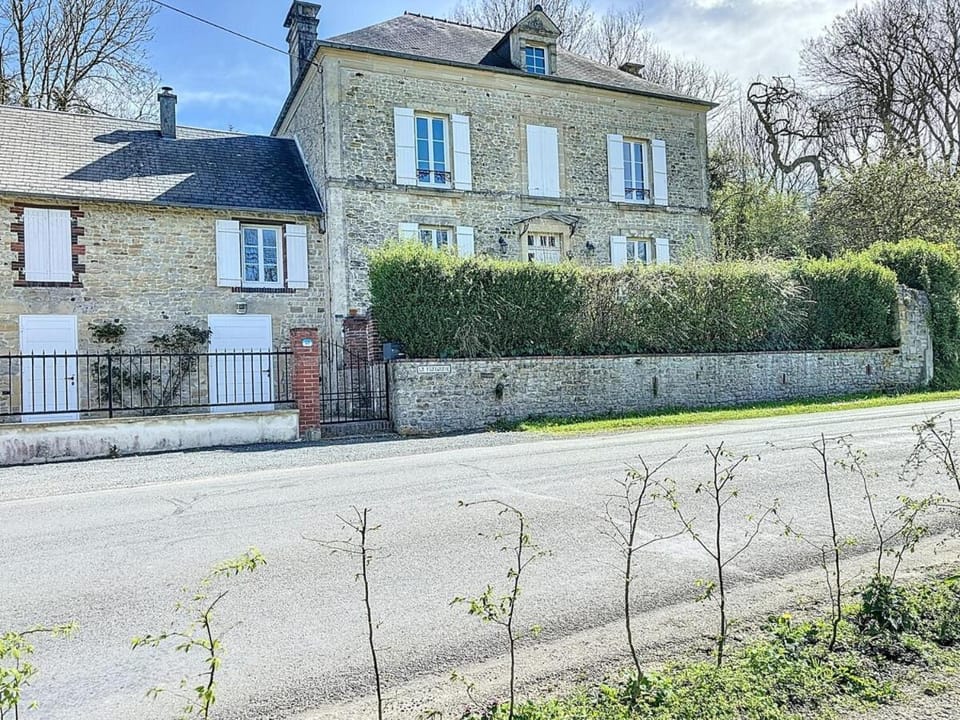 La Fraisnaie Omaha Beach Villa in Normandy