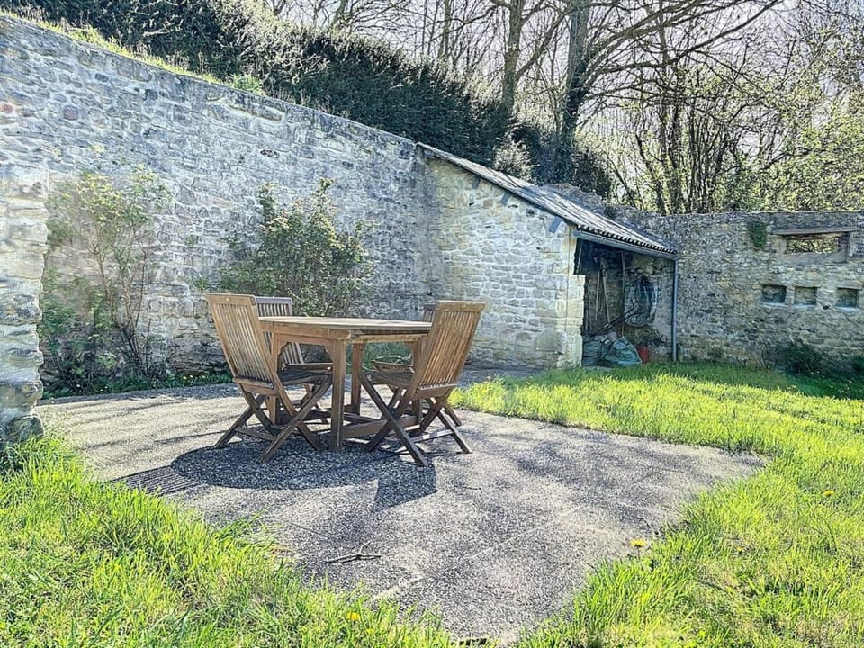 Patio, Day, Garden, Dining area, Garden view