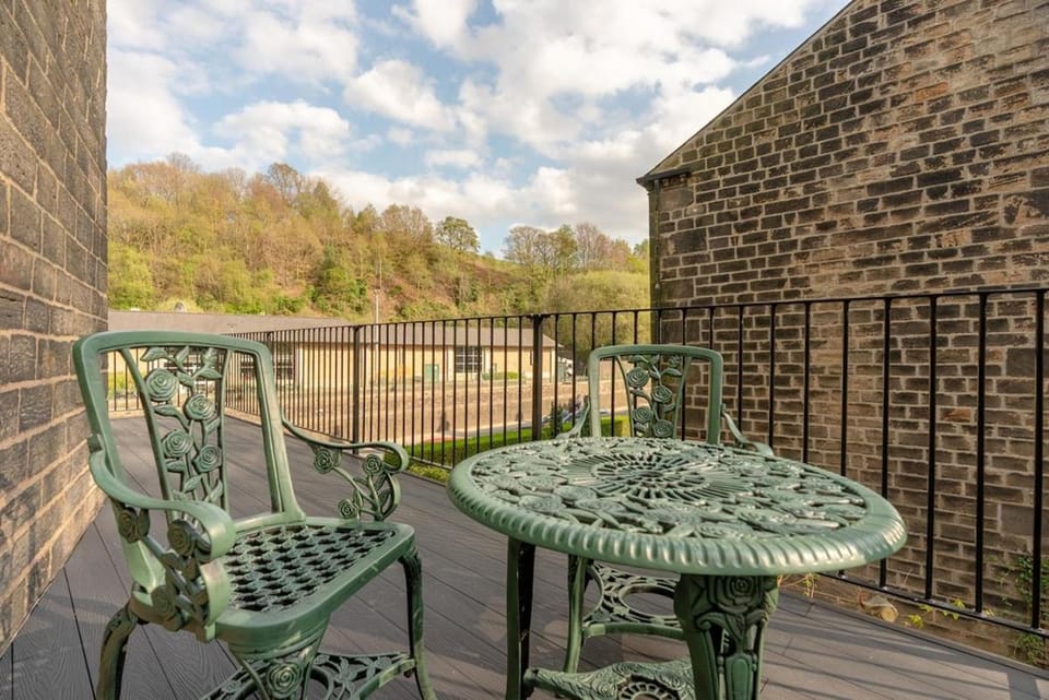 Mulberry Boutique Stay, Canal-Side Near Hebden House in Calderdale