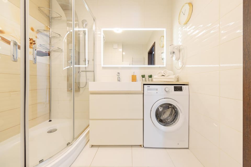 Shower, Bathroom, washing machine, dryer