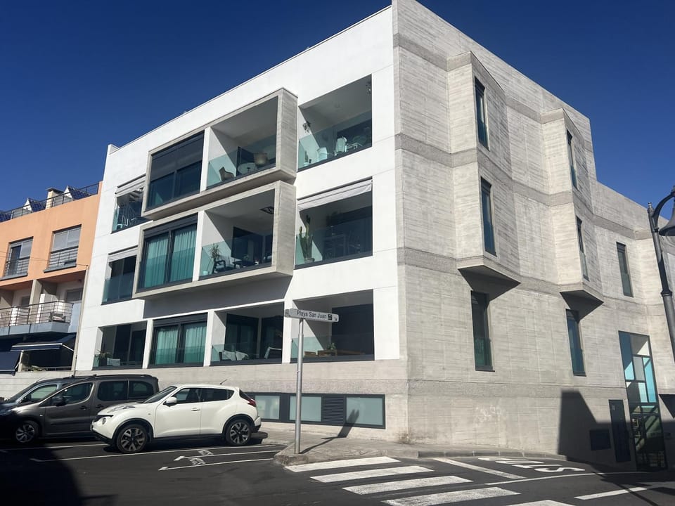Obsidian San Juan Beach Apartment in Playa San Juan