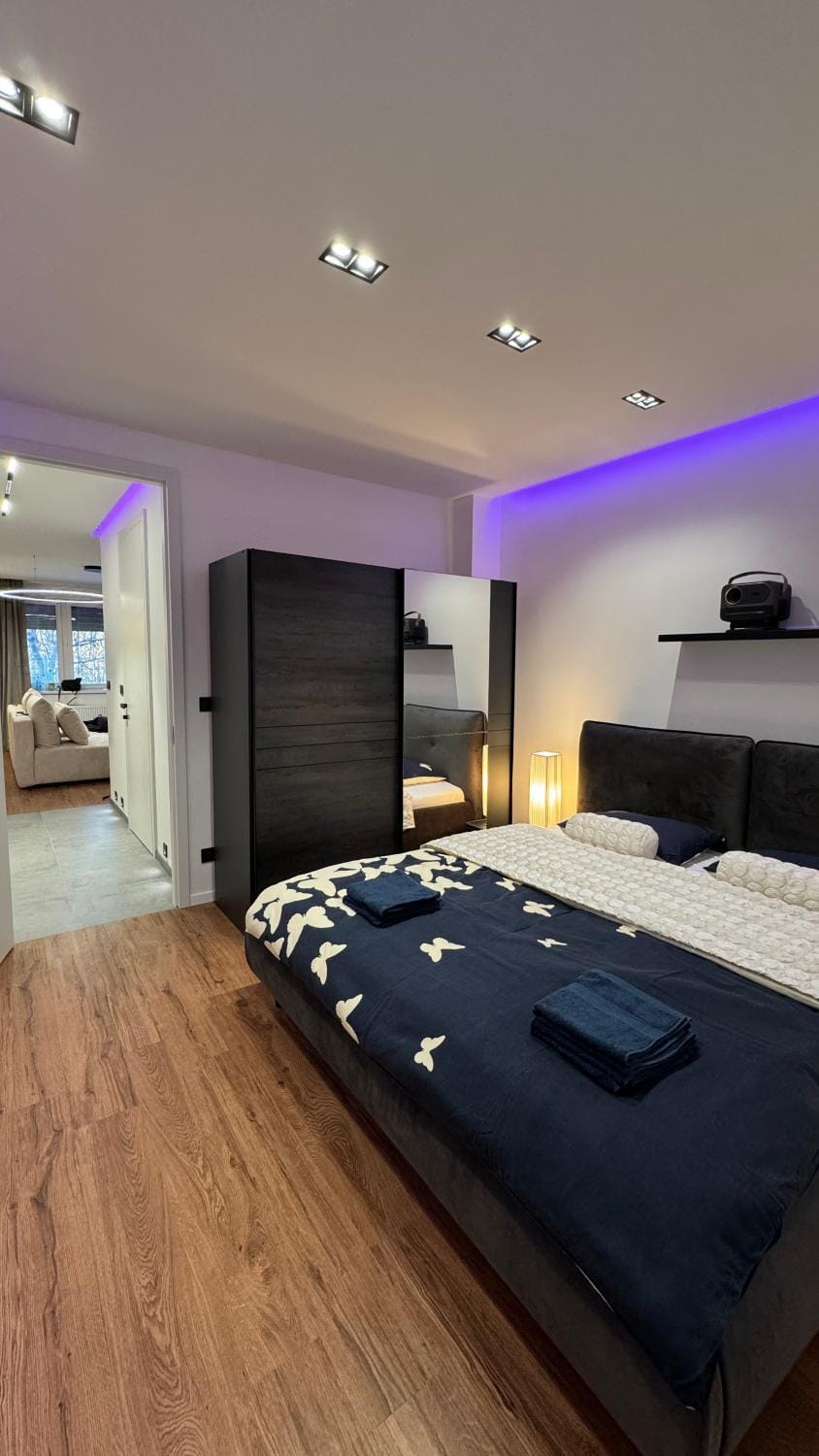 Bed, Bedroom, towels, wardrobe