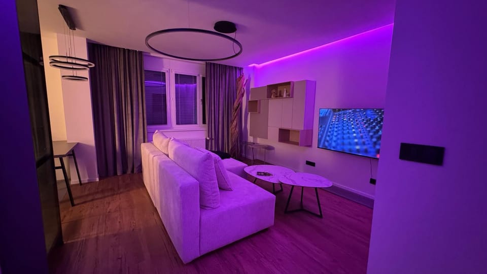 TV and multimedia, Seating area, Evening entertainment