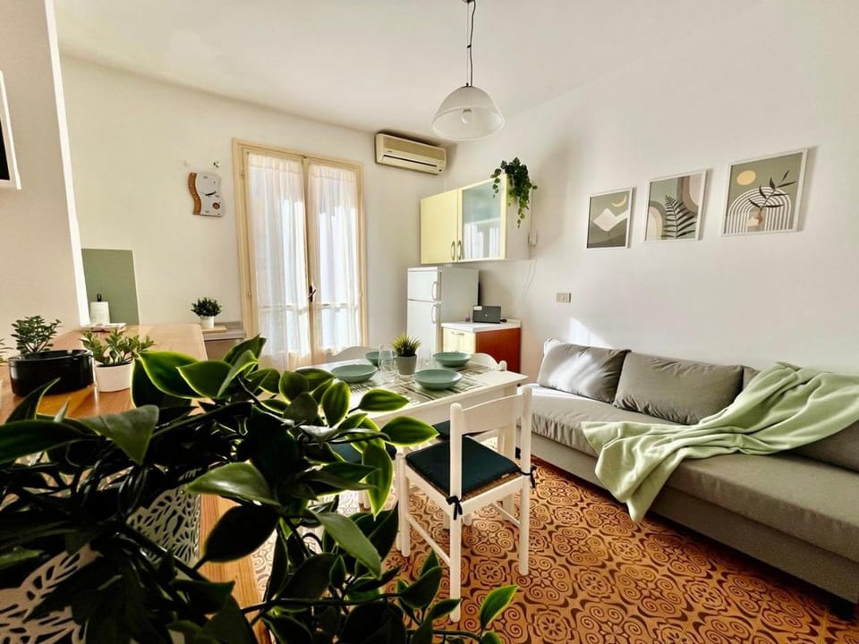 100m dal mare, Garage, Terrazza & AC, Sea Nest Apartment in Liguria
