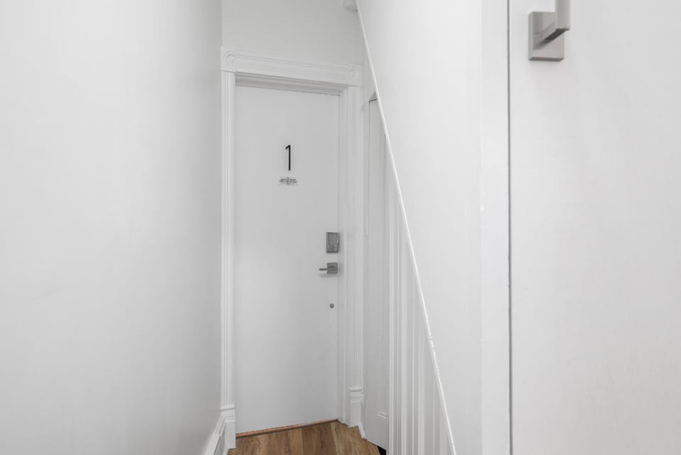 Pittsburgh Millvale Modern and Cozy 1 Bedroom Apartment with Parking Apartment in Pittsburgh