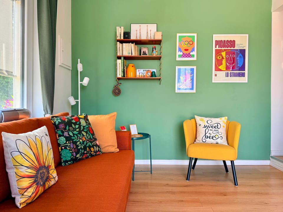 Living room, Seating area