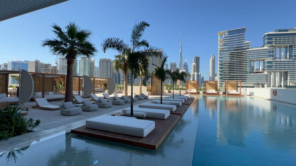 Property building, Day, Natural landscape, Solarium, Living room, Seating area, City view, Pool view, Swimming pool, Swimming pool, Open Air Bath, sunbed