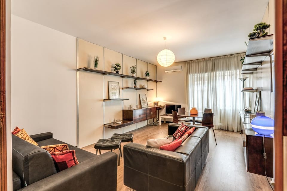 Bed, Living room