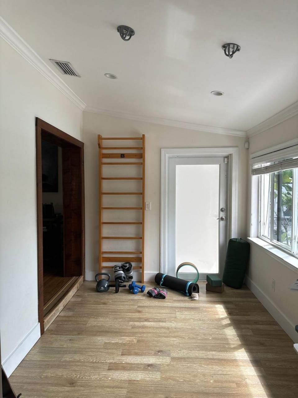 Charming Boho 2BR Coral Gables with Private Pool House in Coral Gables