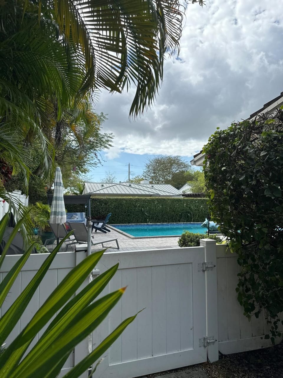 Charming Boho 2BR Coral Gables with Private Pool House in Coral Gables