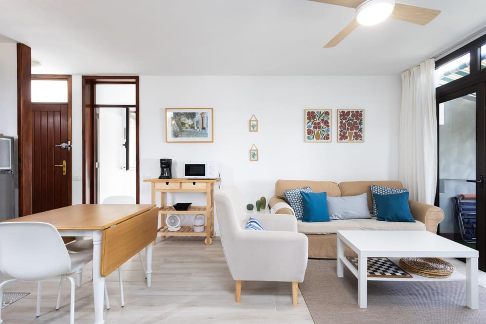 Amazing 2 bedrooms by the sea, Costa Adeje Apartment in Playa de las Americas