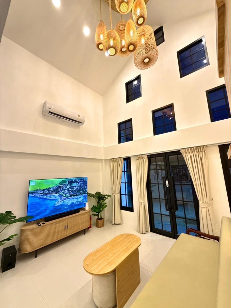 TV and multimedia, Living room, air conditioner