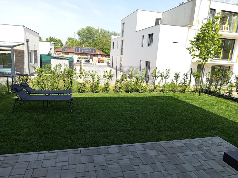 Garden, Balcony/Terrace