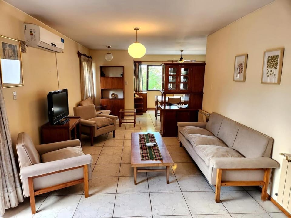 Apartamento espacioso en el corazón de Mendoza Apartment in Mendoza
