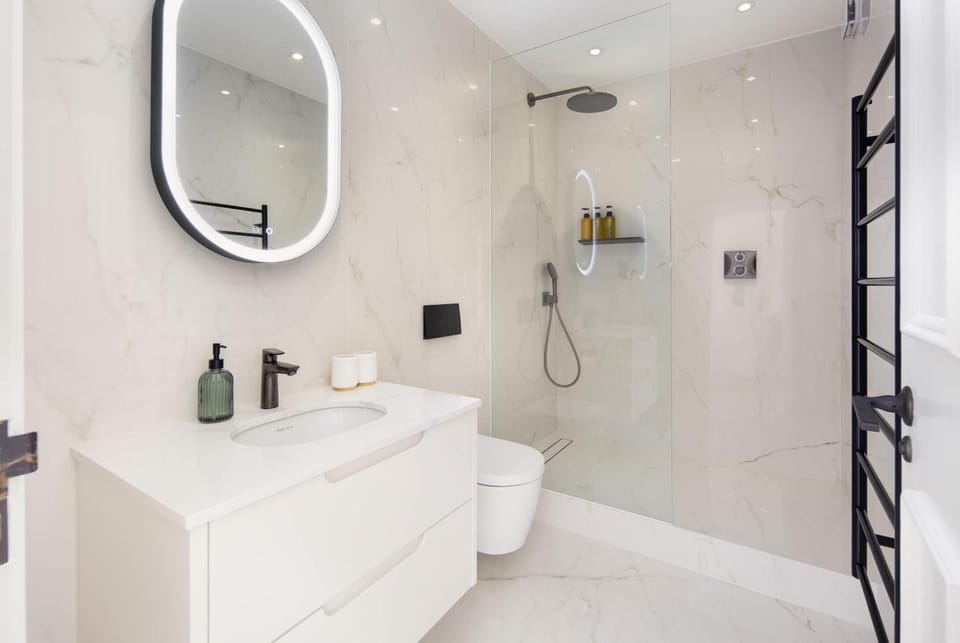5 Mins Walk to Selfridges, Mayfair Retreat Apartment in City of Westminster