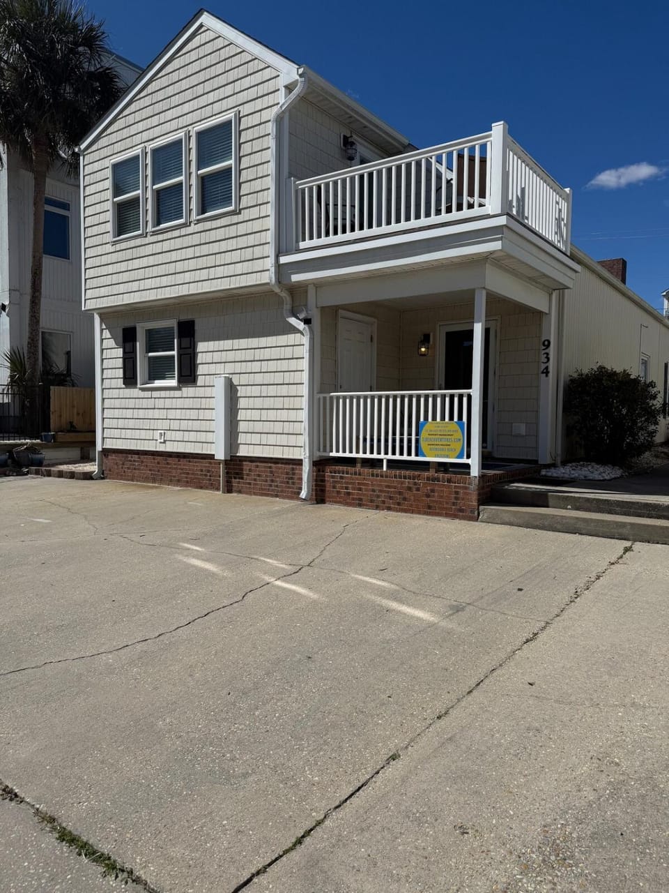 Ocean Blvd Beach Makin Waves Home,sleeps 8,pets OK,free park House in North Myrtle Beach