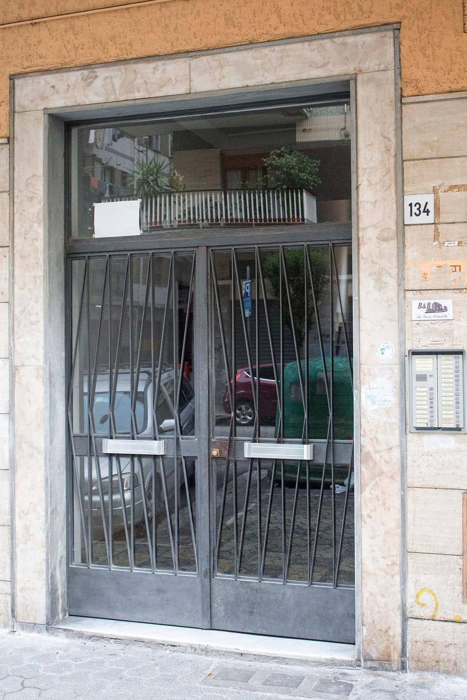 Facade/entrance