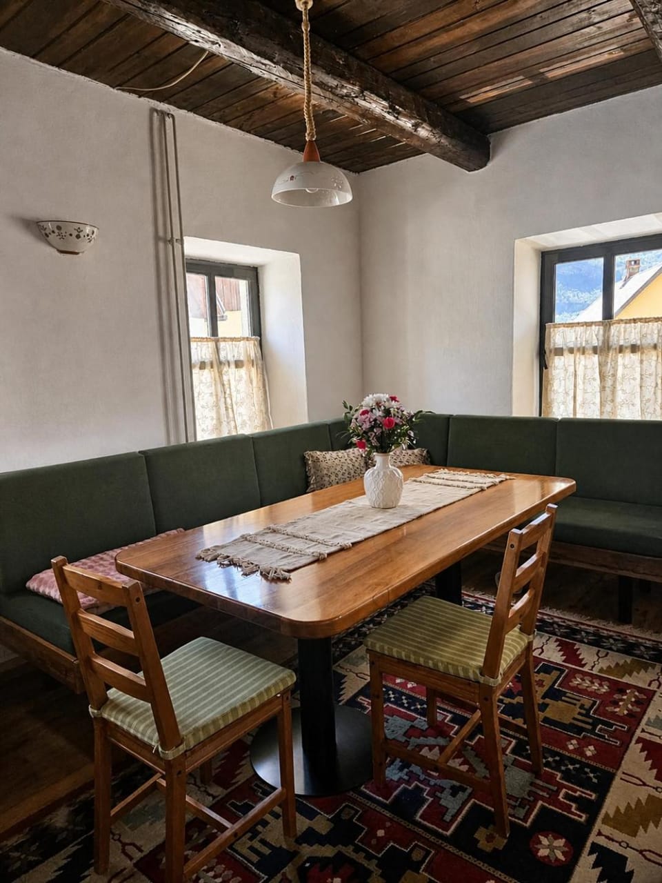 Seating area, Dining area