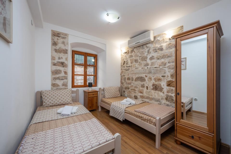 Vila Lancana Apartment in Kotor