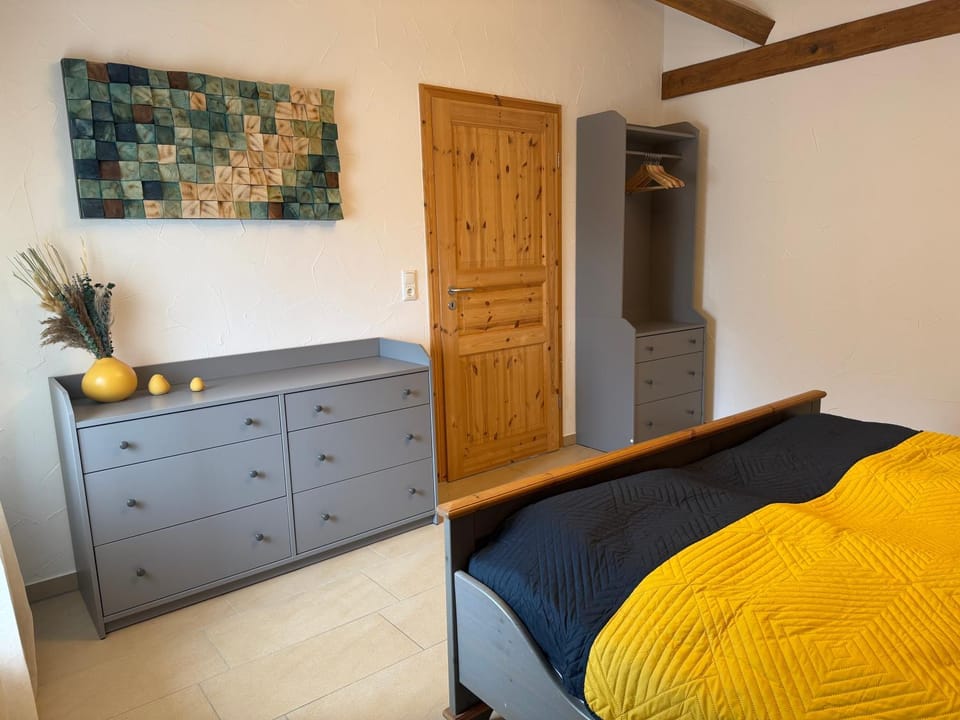 Bedroom, wardrobe