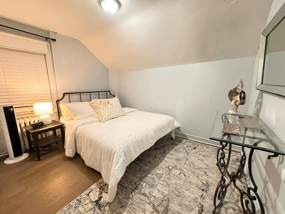 Steps to Bars & Fun in Port Credit Apartment in Port Credit