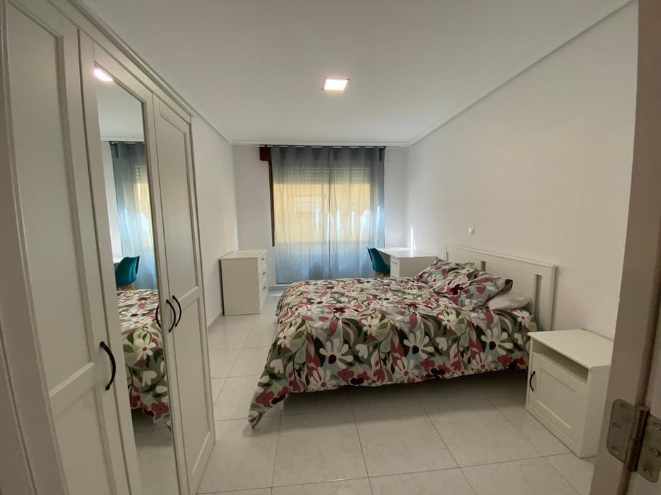 Bed, Photo of the whole room, Bedroom, wardrobe