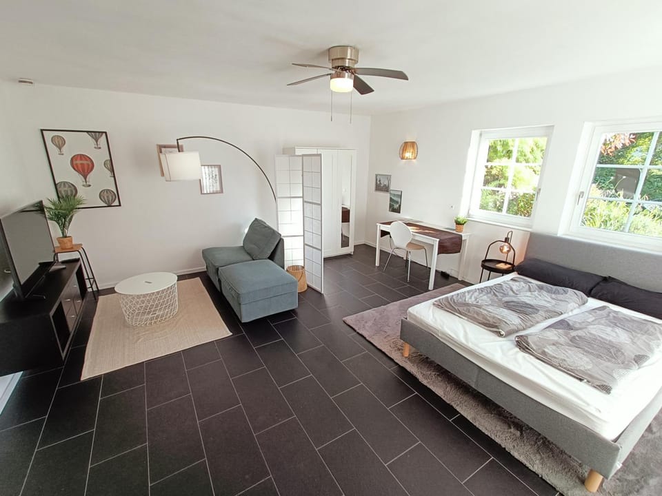 Bed, TV and multimedia, Living room, Bedroom