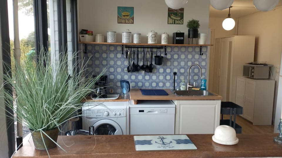 View (from property/room), Kitchen or kitchenette